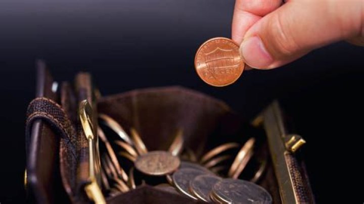 Can you still pay for things by cheque?