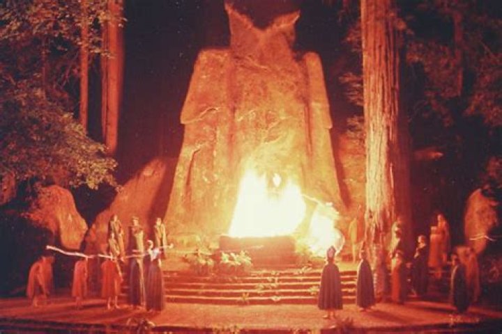 Did the Bohemian Grove burn down?