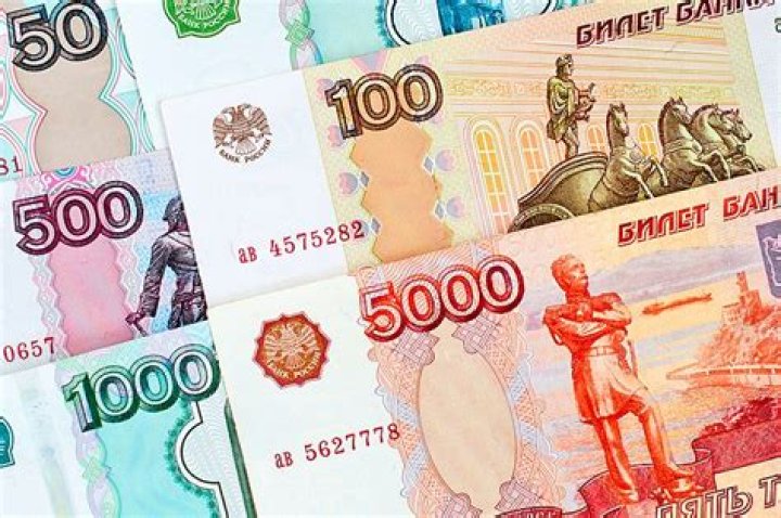 Does Russia use dollars?