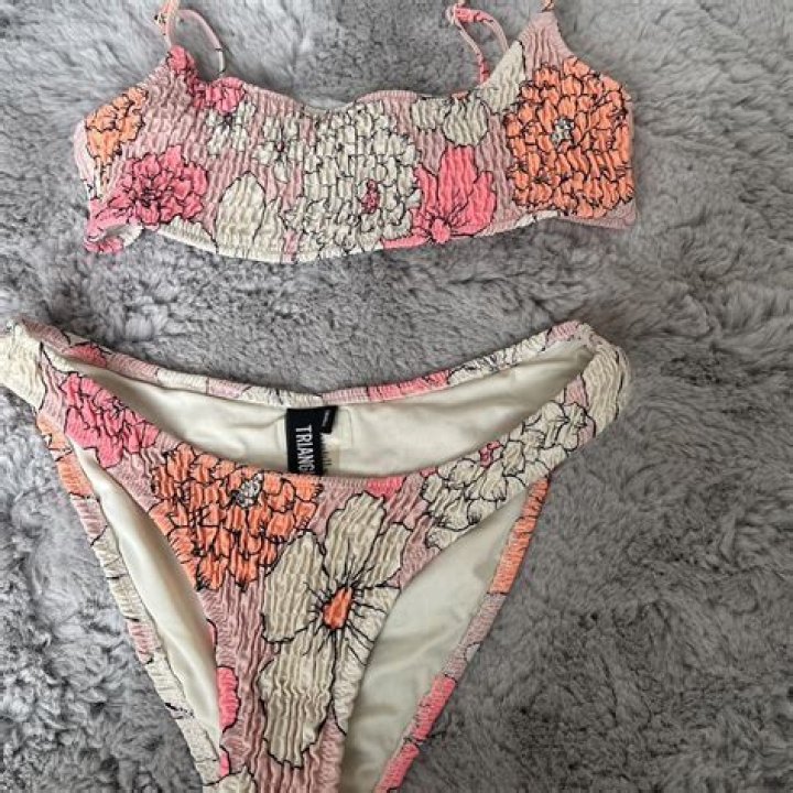 Does Triangl make one pieces?