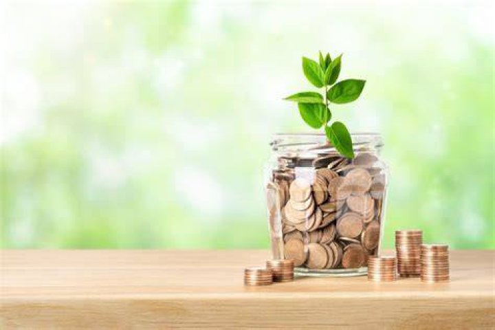How do I cash a savings bond of a deceased person?