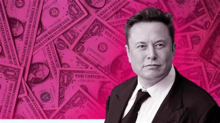 How many employees does Check Into Cash have?