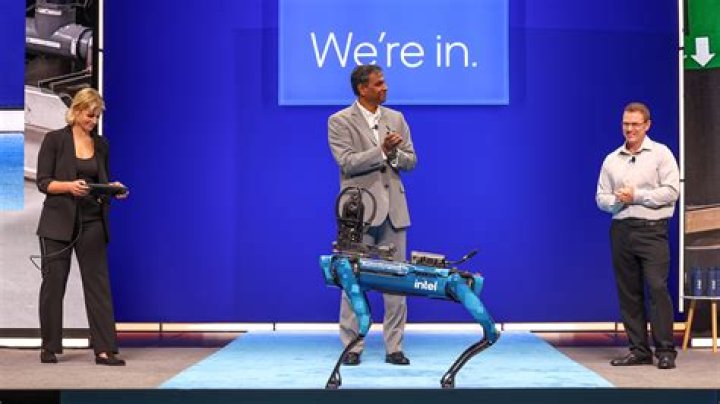 How many people work at Intel in Portland?