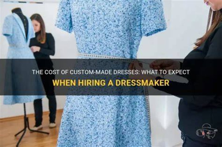How much do professional dressmakers make?