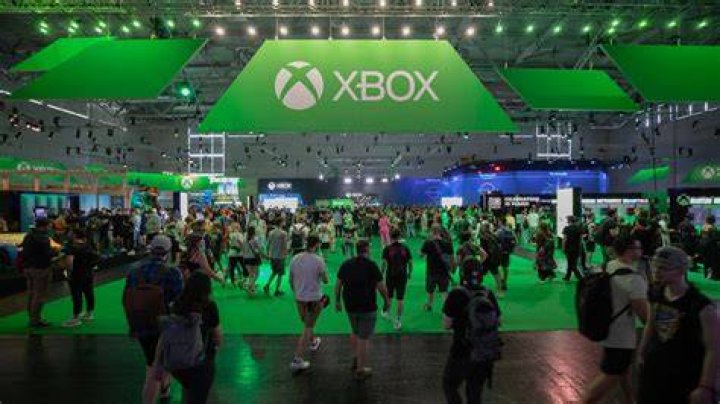 How much do Xbox workers make?