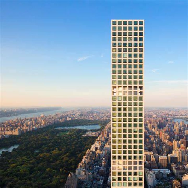 How much does it cost to live at 432 Park Avenue?