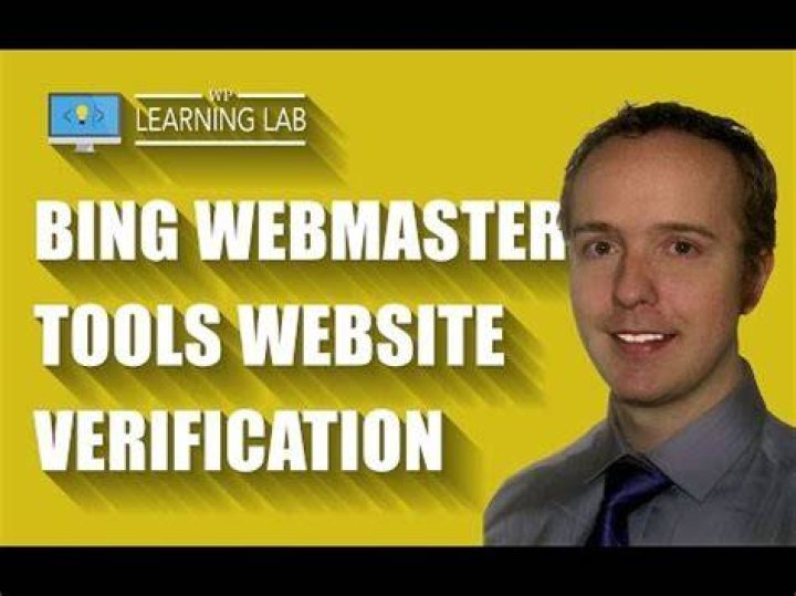 What does a webmaster earn?