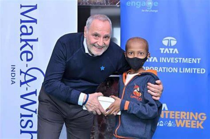 What does the CEO of Make a Wish make?