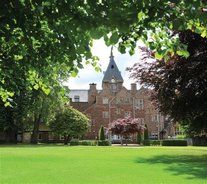 What is the best school in Somerset?