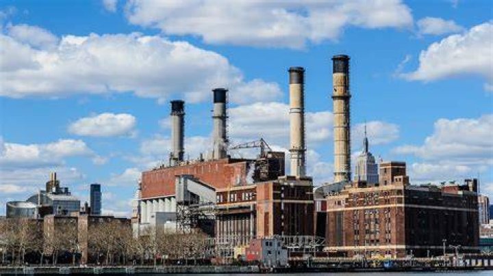 What is the biggest industry in New York City?