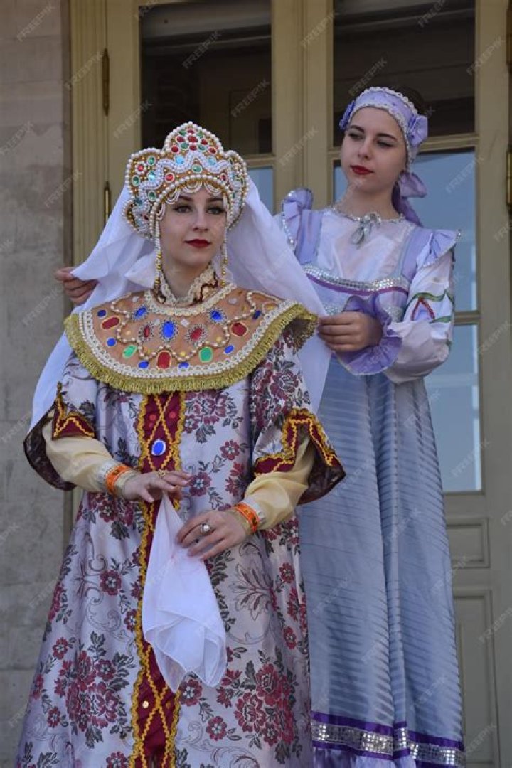 What is the Russian national costume?