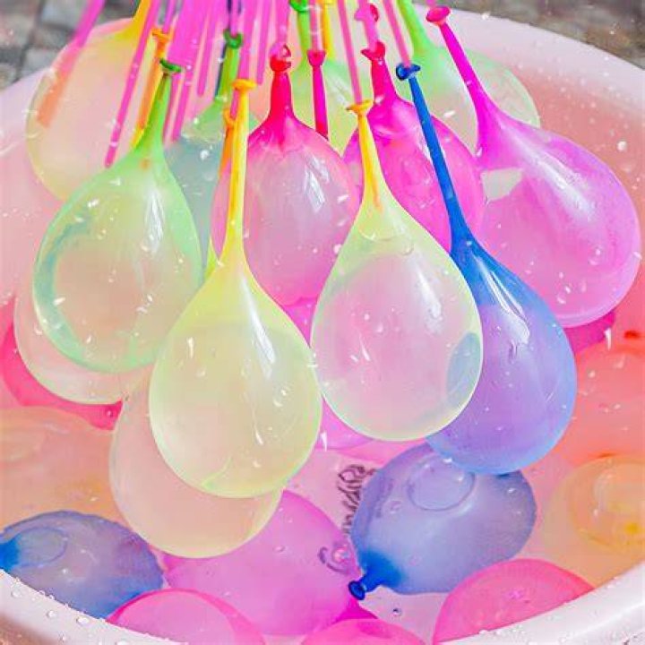 What kind of balloons are used for water balloons?