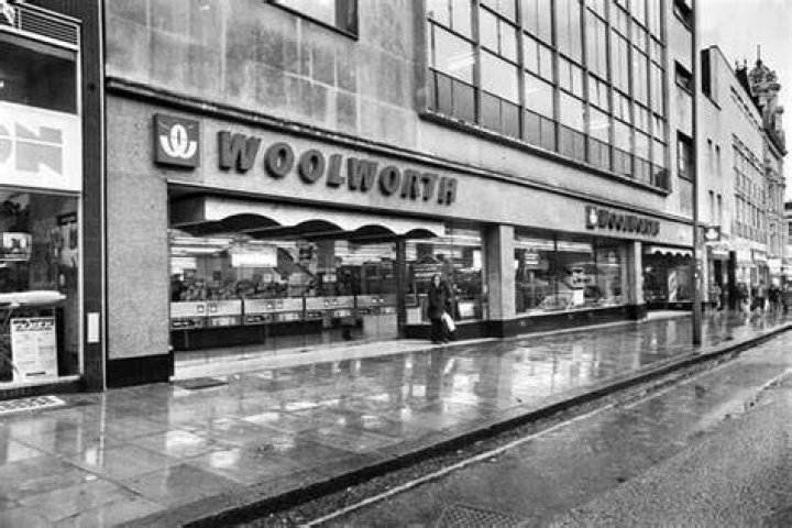 What year did Woolworths close UK?