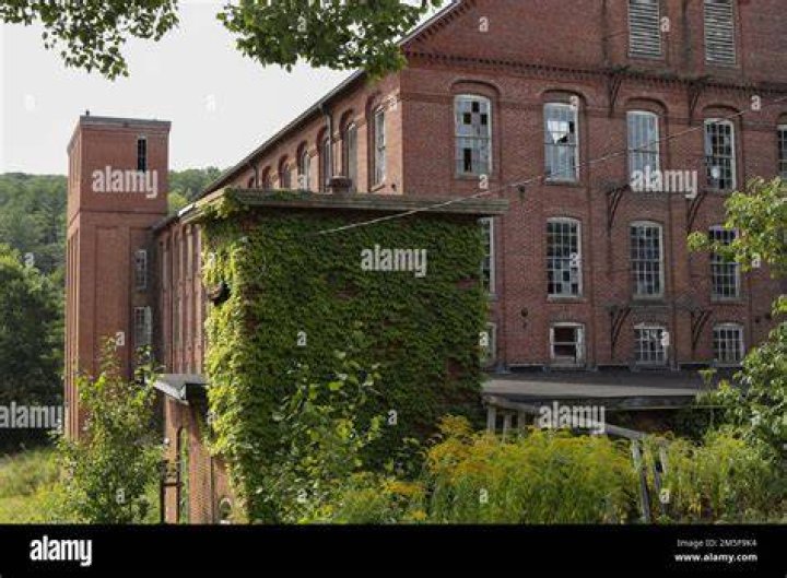 Who built textile mills in Massachusetts?