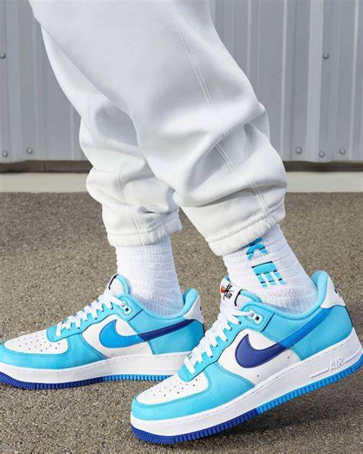 Who manufactures Air Force One shoes?